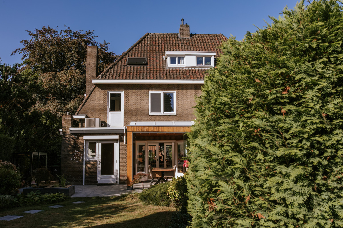 Twee-onder-één-kap te koop: Wilhelminalaan 88, Roermond