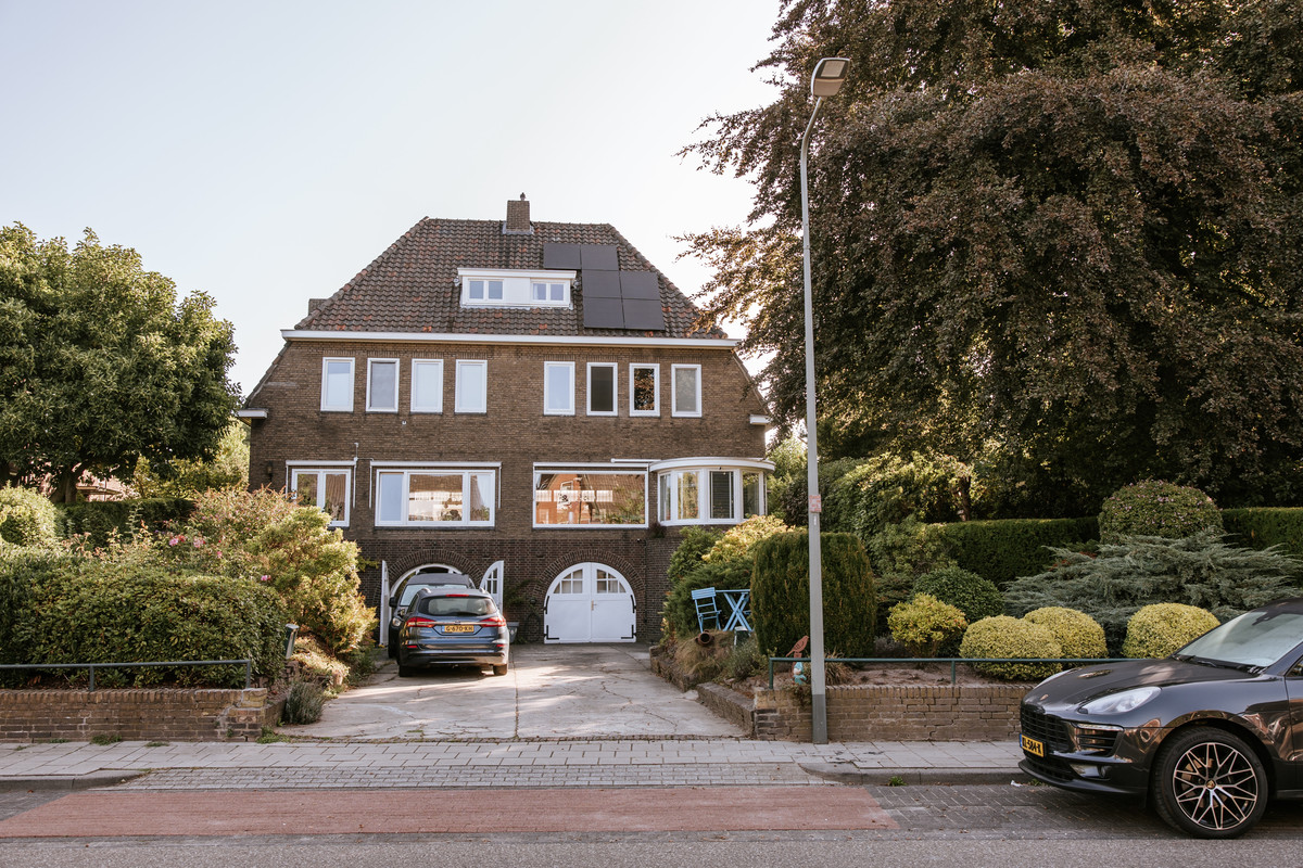 Twee-onder-één-kap te koop: Wilhelminalaan 88, Roermond