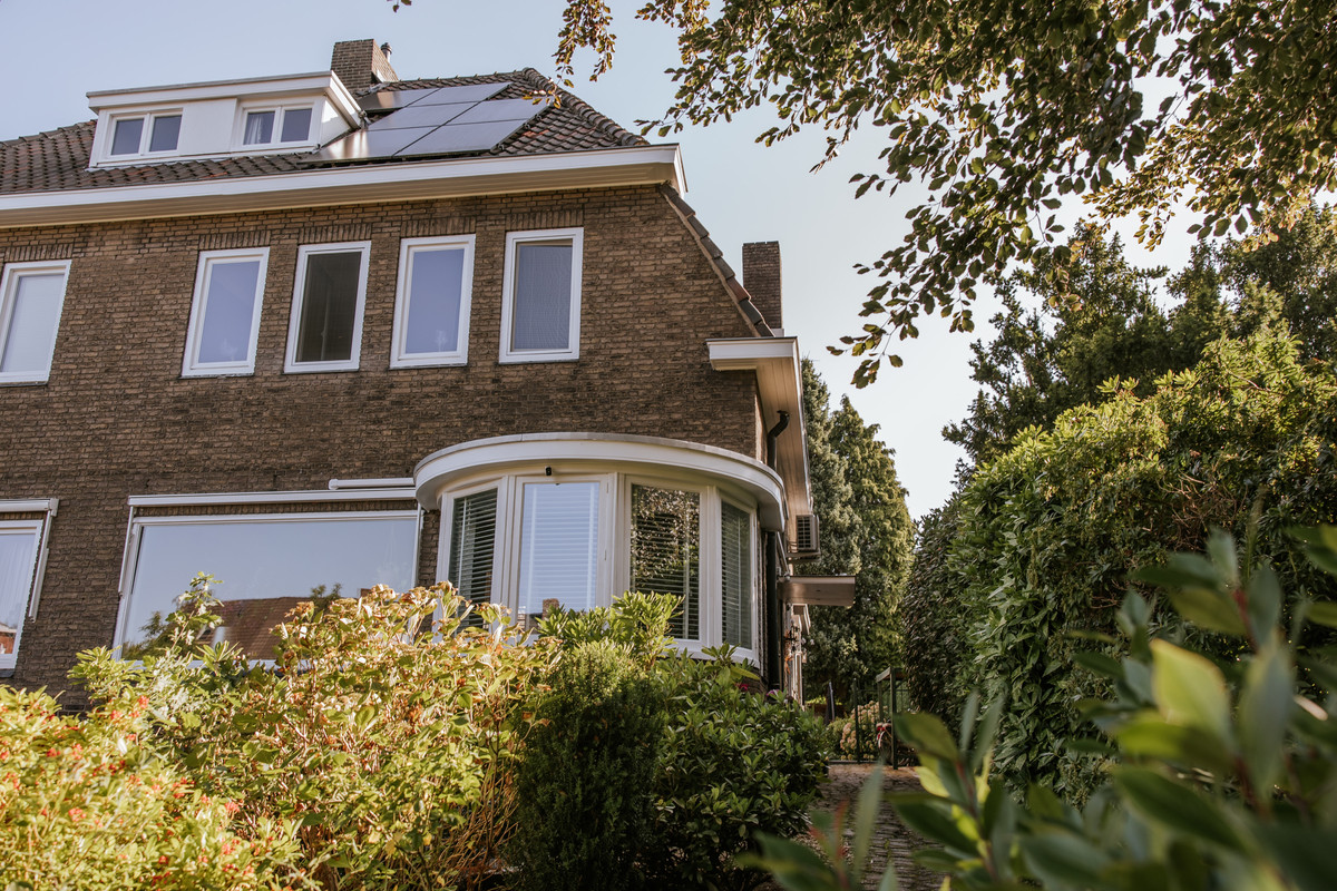 Twee-onder-één-kap te koop: Wilhelminalaan 88, Roermond