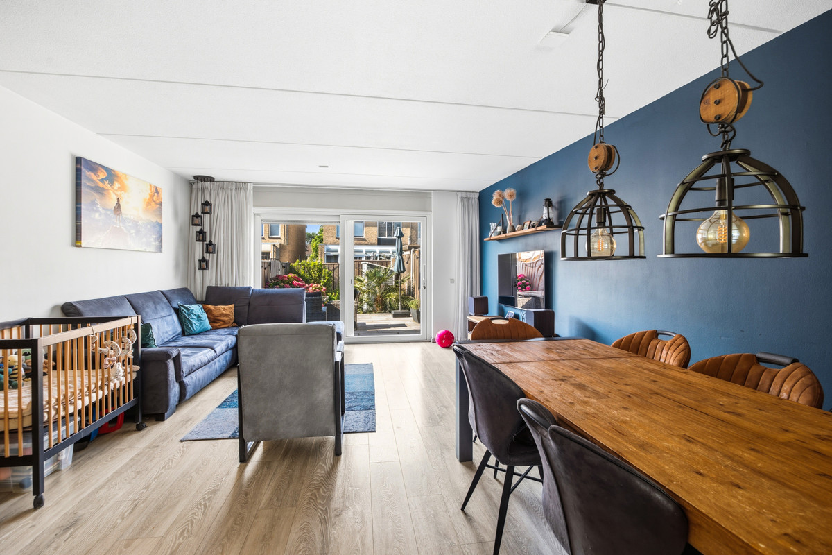 Hoekwoning te koop: Reina Prinsen Geerligssingel 55, Pijnacker