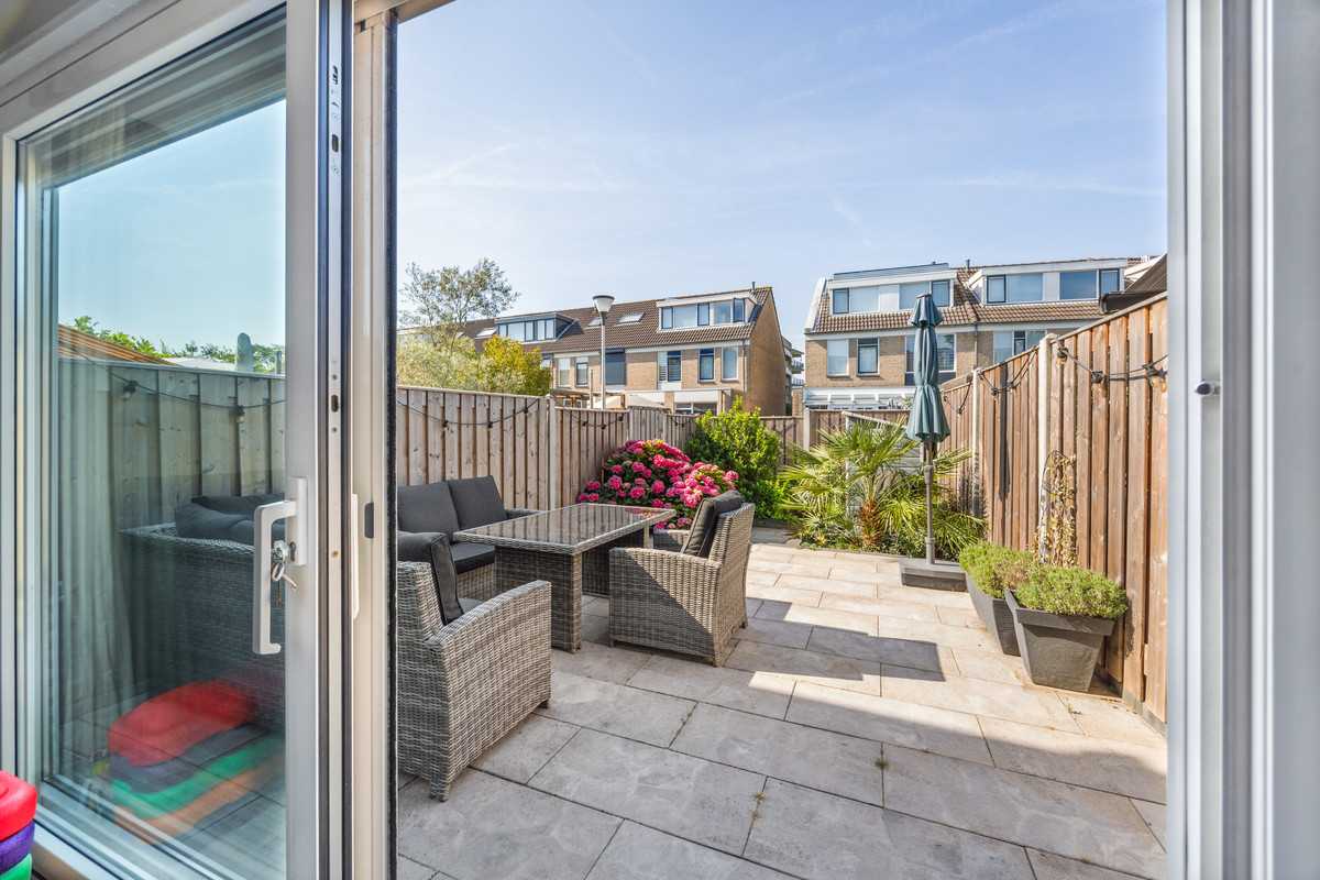 Hoekwoning te koop: Reina Prinsen Geerligssingel 55, Pijnacker