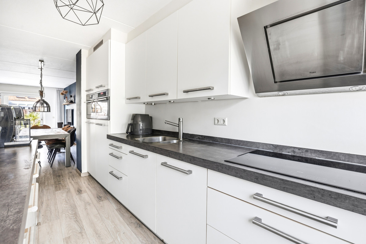 Hoekwoning te koop: Reina Prinsen Geerligssingel 55, Pijnacker