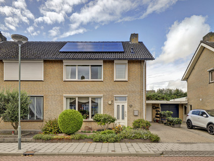 De Regeakker 8