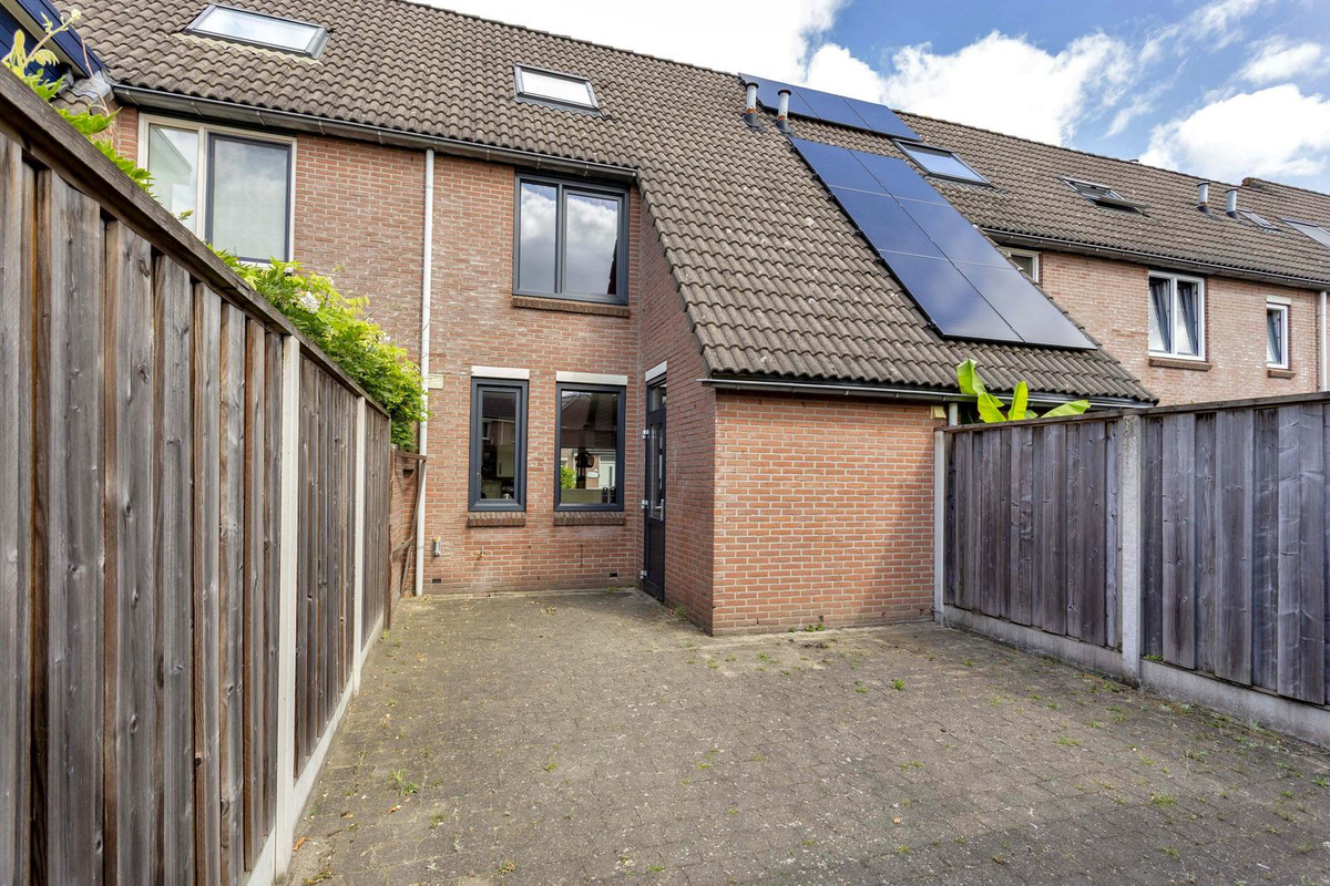 Tussenwoning te koop: Bekspringhoek 139, Enschede