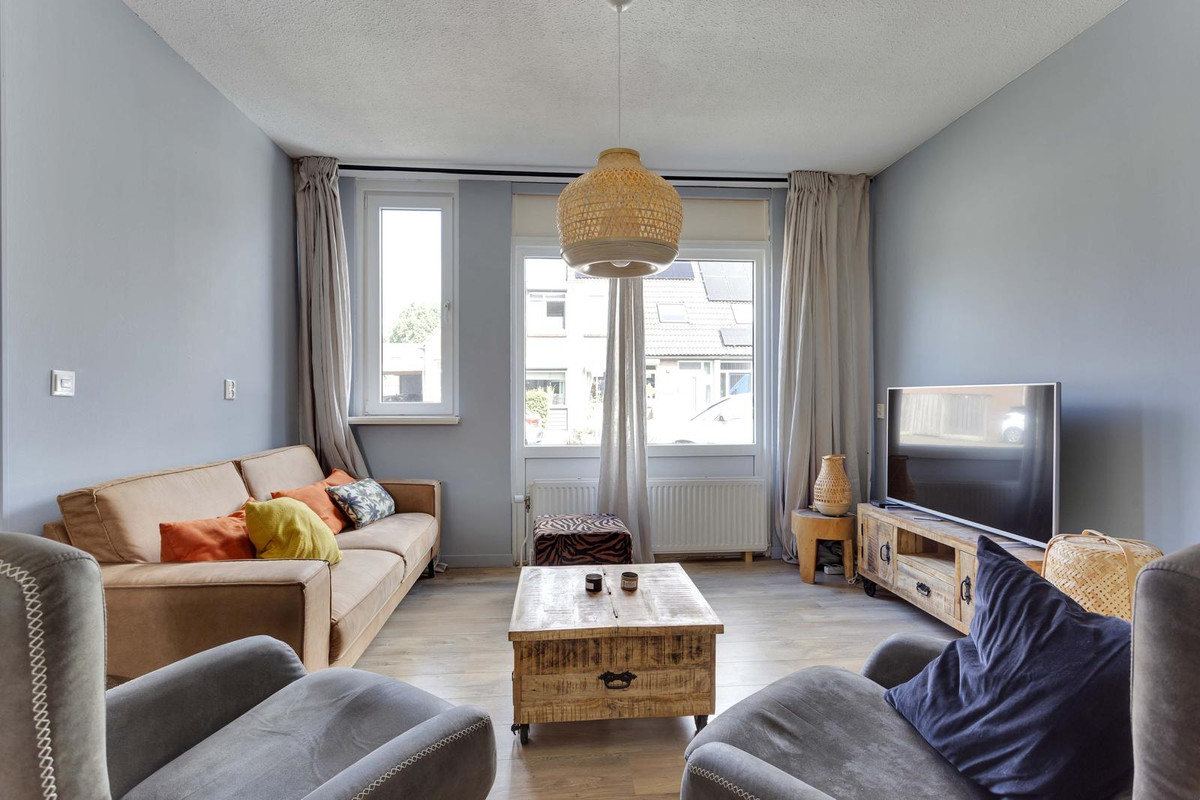 Tussenwoning te koop: Bekspringhoek 139, Enschede