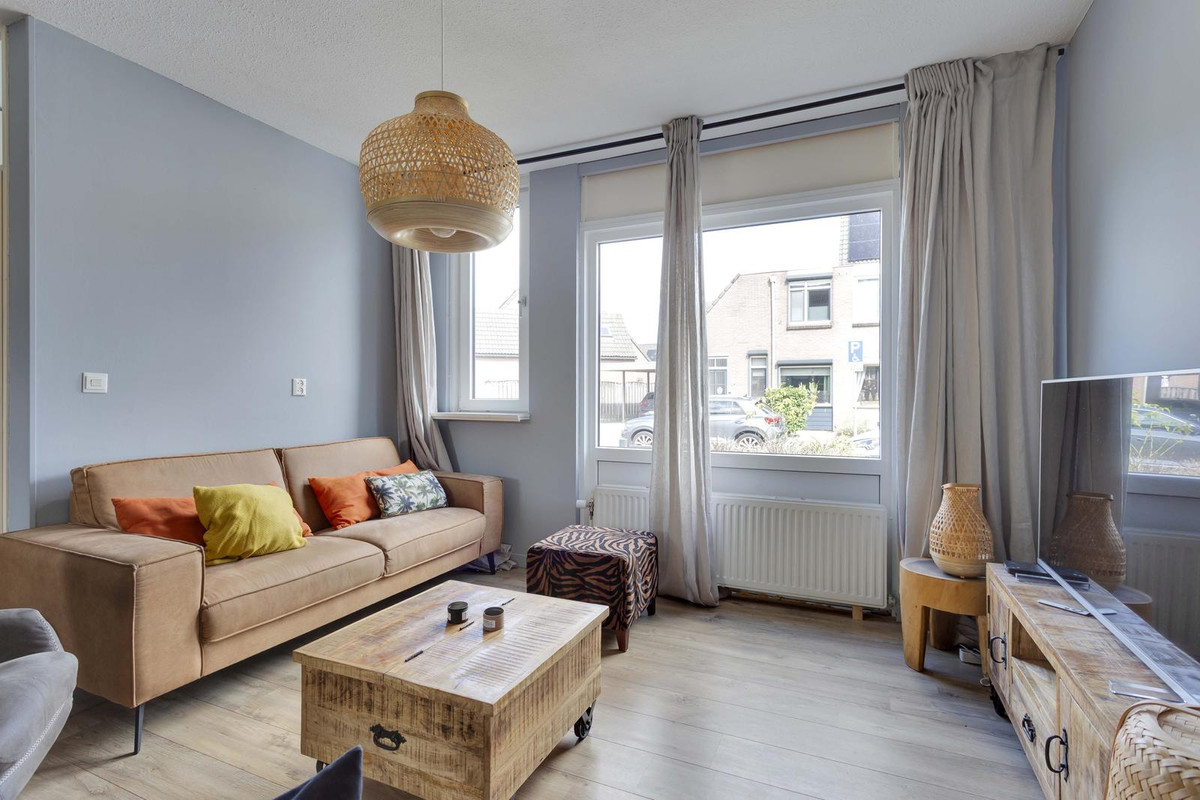 Tussenwoning te koop: Bekspringhoek 139, Enschede