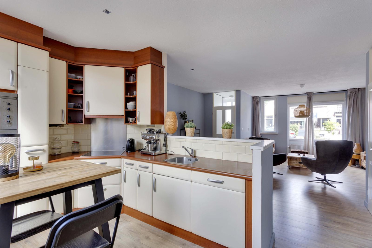 Tussenwoning te koop: Bekspringhoek 139, Enschede