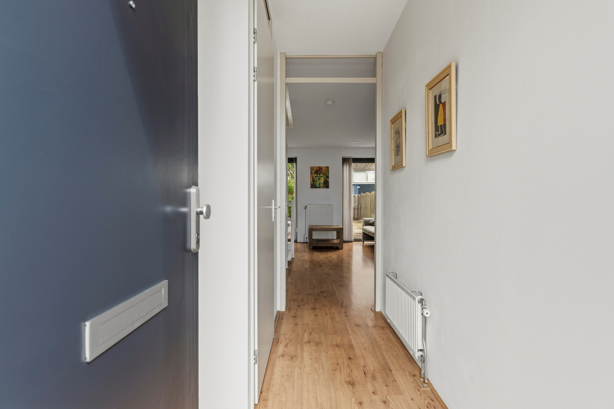 Tussenwoning te koop: Eucalyptastraat 25, Almere