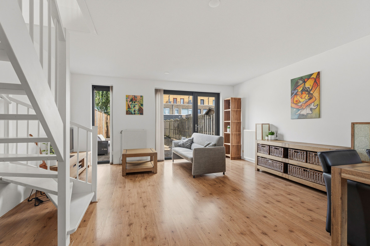 Tussenwoning te koop: Eucalyptastraat 25, Almere