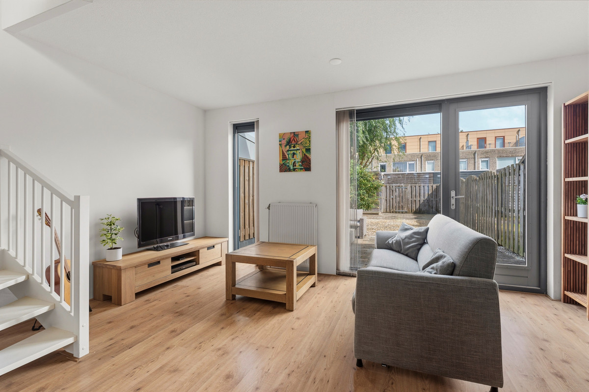 Tussenwoning te koop: Eucalyptastraat 25, Almere