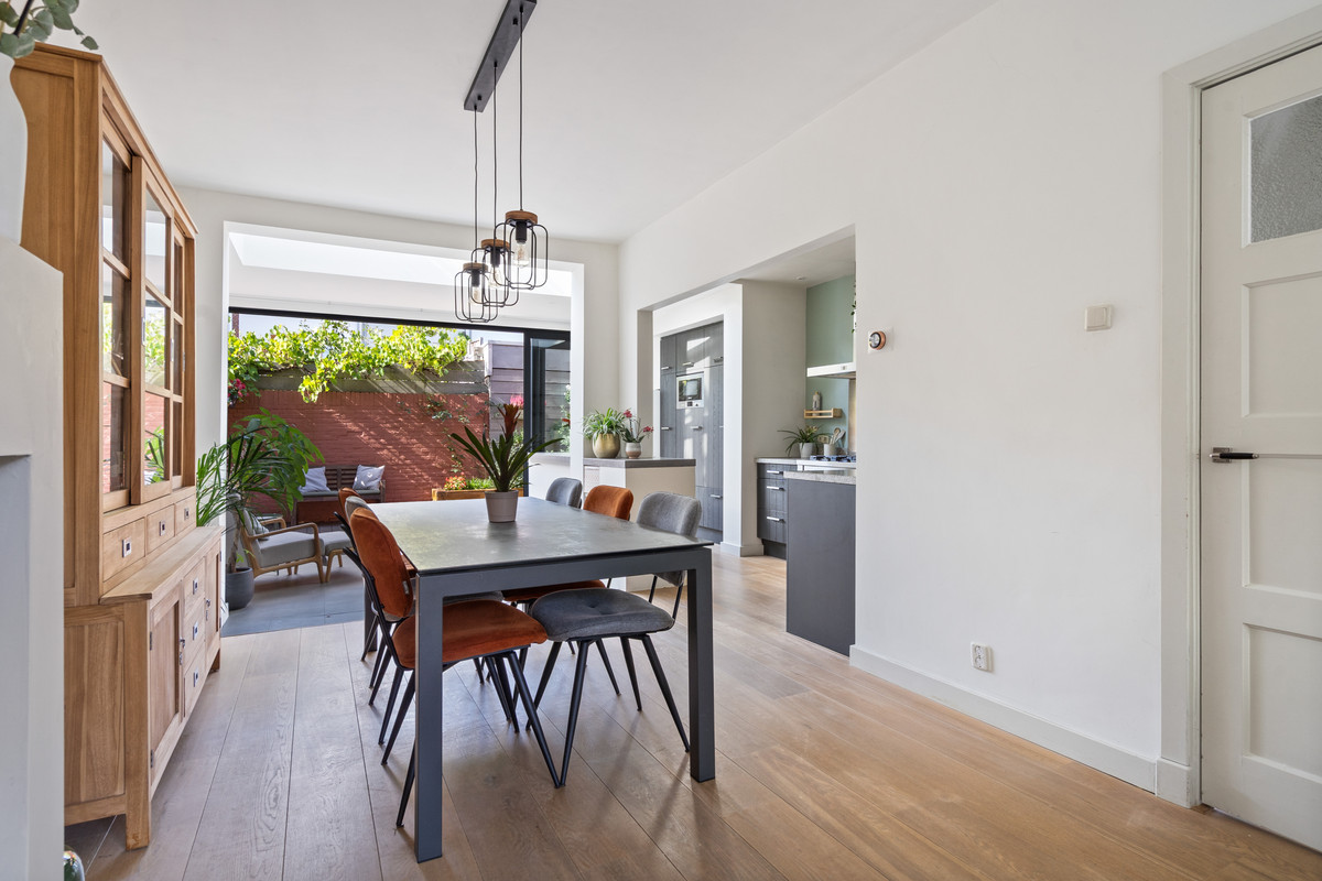Tussenwoning te koop: Surinamestraat 123, Utrecht