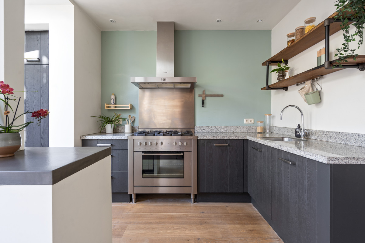 Tussenwoning te koop: Surinamestraat 123, Utrecht