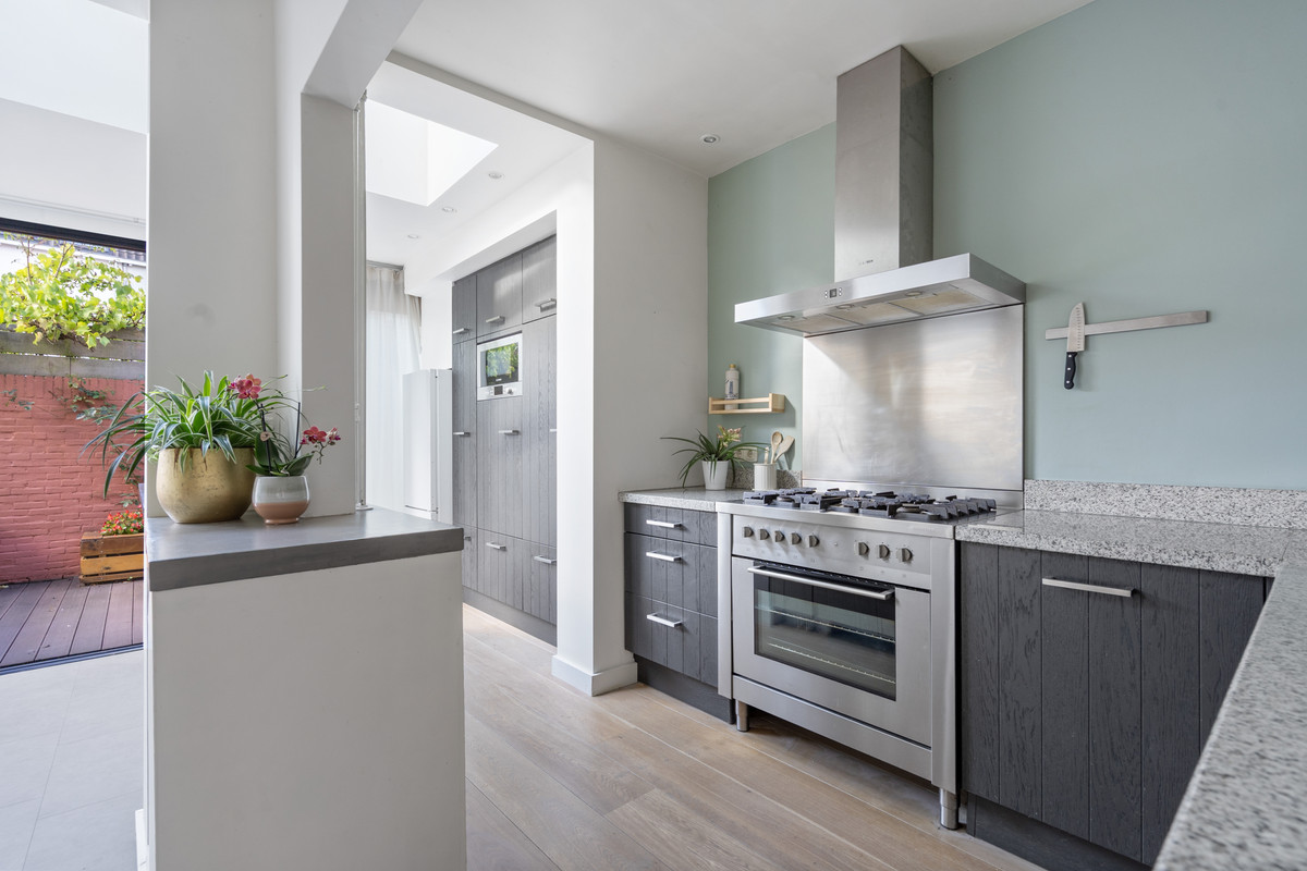 Tussenwoning te koop: Surinamestraat 123, Utrecht