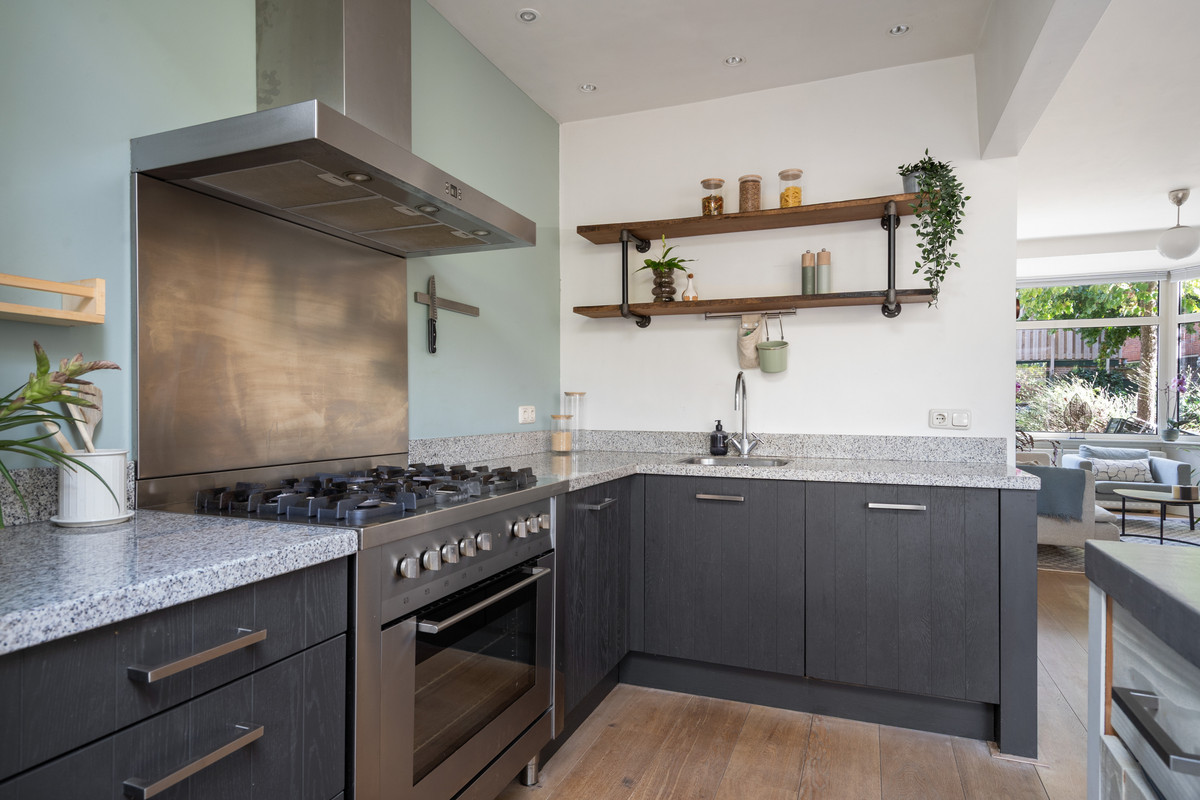 Tussenwoning te koop: Surinamestraat 123, Utrecht