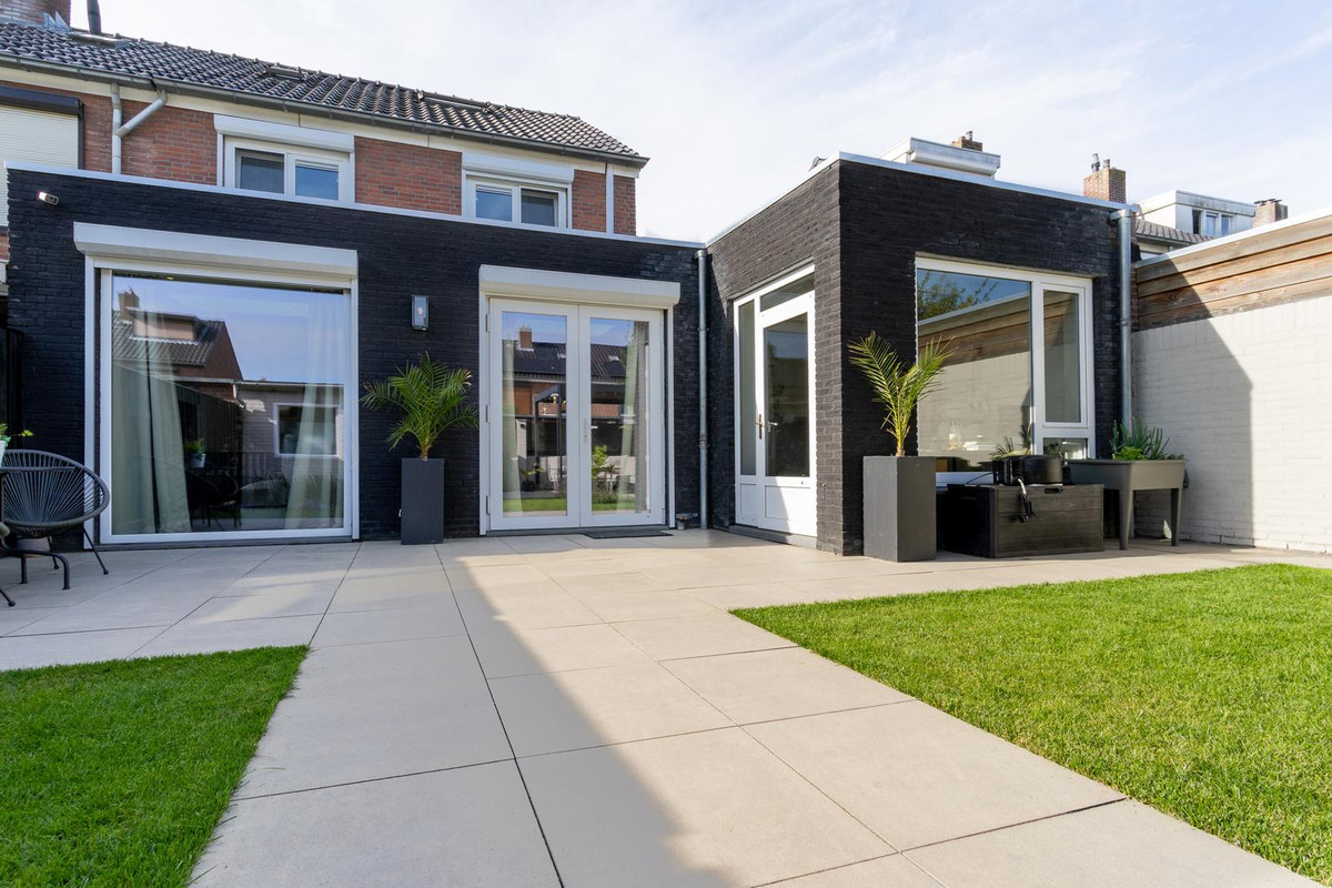 Tussenwoning te koop: Willem de Zwijgerstraat 79, Weert