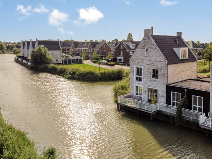J Van Damstraat 23