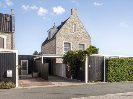 J Van Damstraat 23