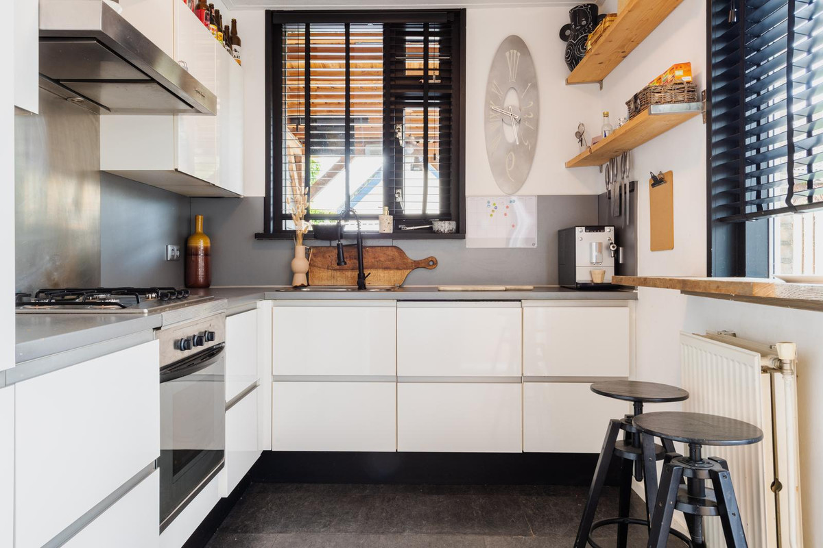Tussenwoning te koop: Seringenstraat 12, Oud-Beijerland