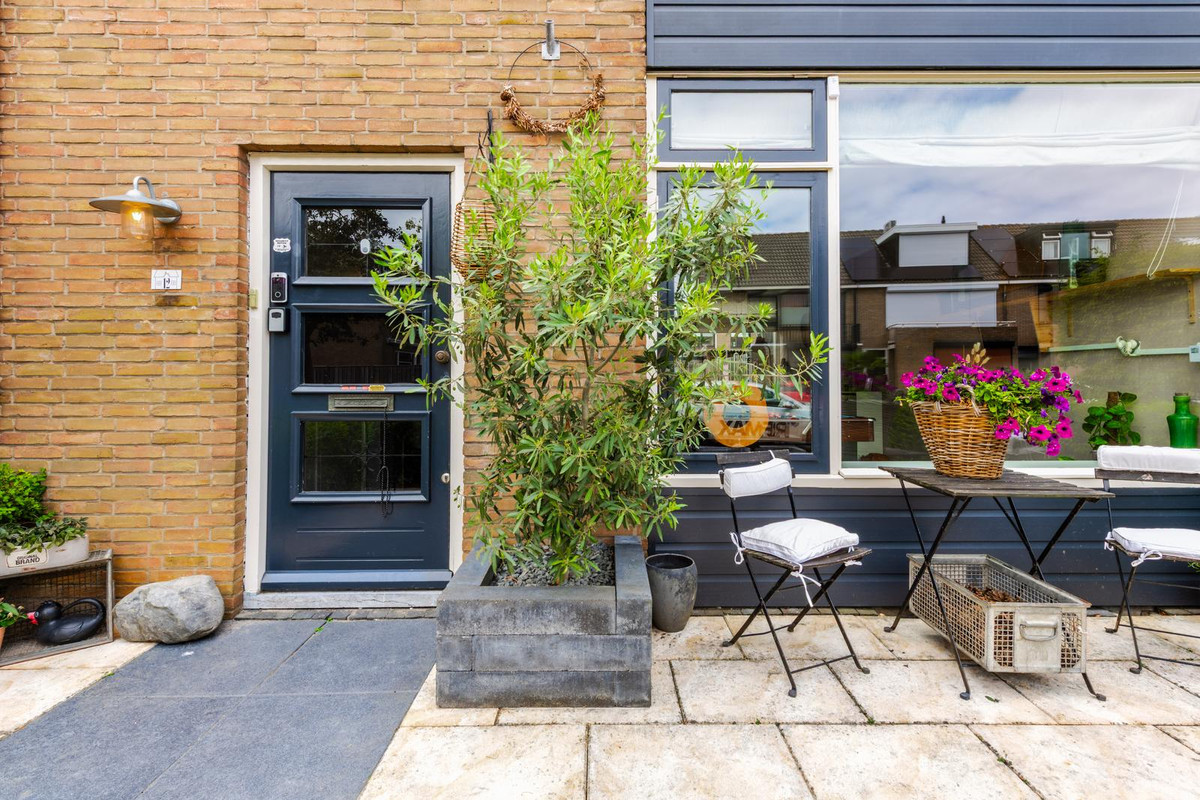 Tussenwoning te koop: Seringenstraat 12, Oud-Beijerland