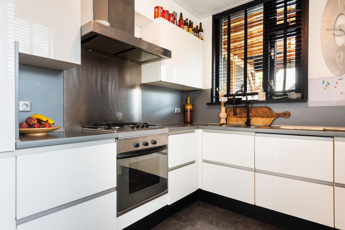 Tussenwoning te koop: Seringenstraat 12, Oud-Beijerland