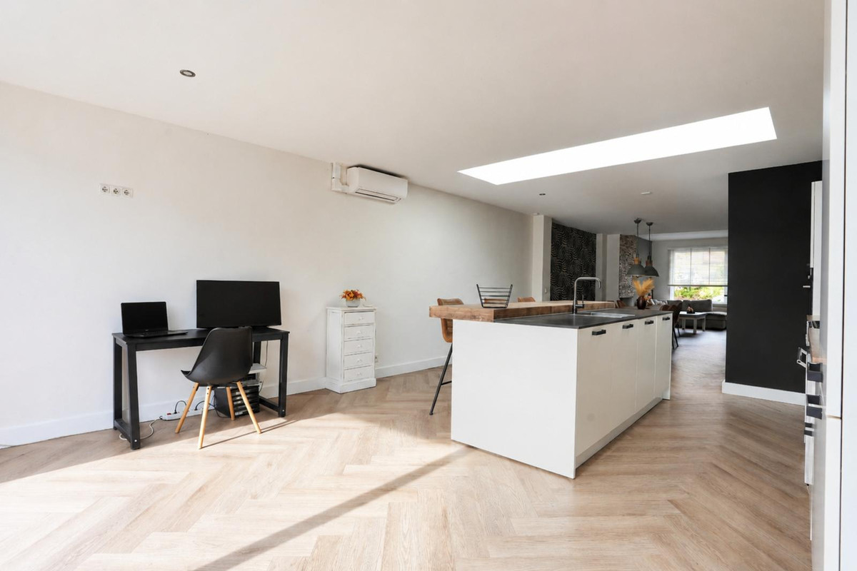 Tussenwoning te koop: Antoniusstraat 42, Geleen
