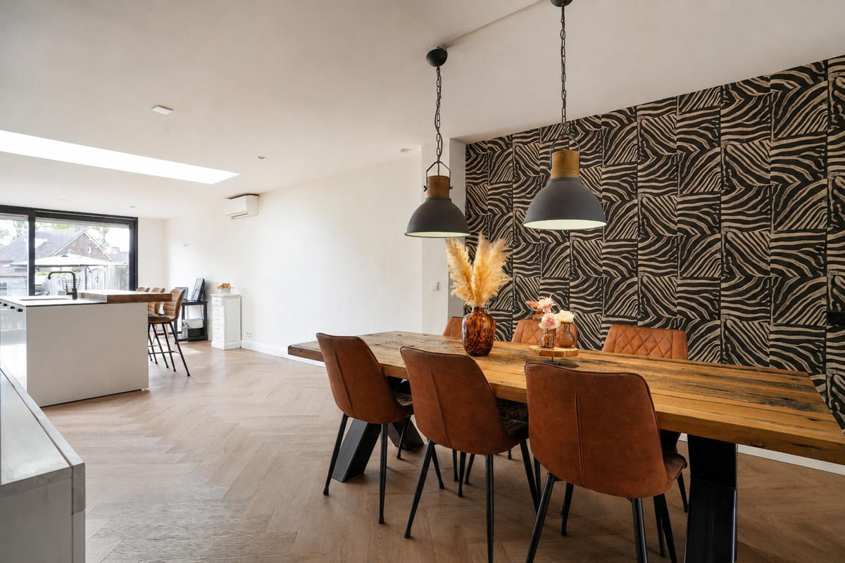 Tussenwoning te koop: Antoniusstraat 42, Geleen