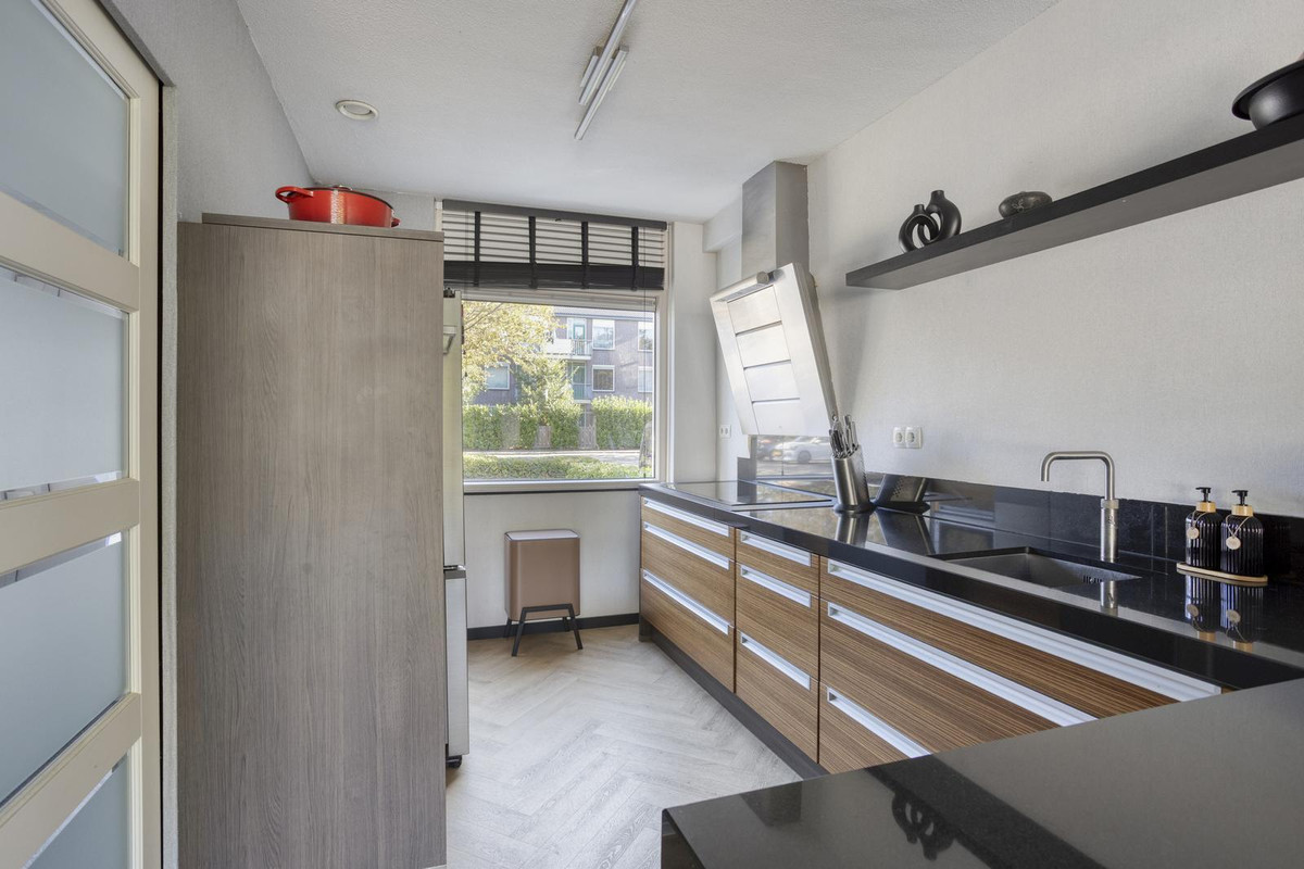 Tussenwoning te koop: Haagbeukhof 193, Papendrecht