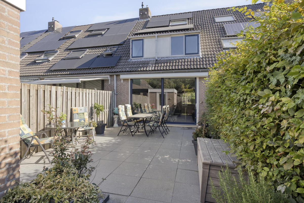 Tussenwoning te koop: Haagbeukhof 193, Papendrecht