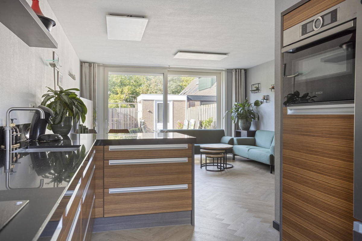 Tussenwoning te koop: Haagbeukhof 193, Papendrecht