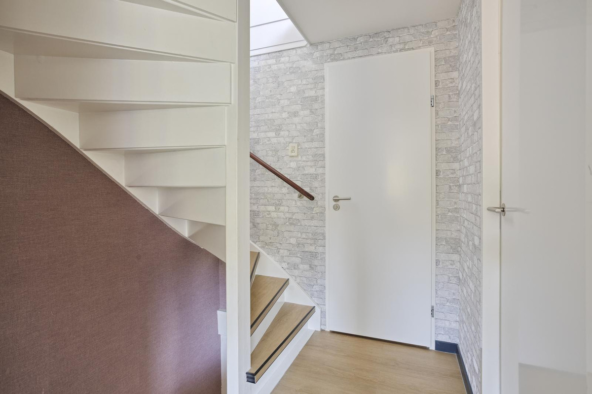 Tussenwoning te koop: Haagbeukhof 193, Papendrecht