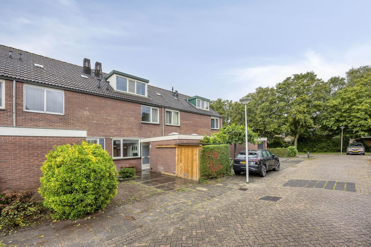 Tussenwoning te koop: De Tas 6, Koudekerk Aan Den Rijn