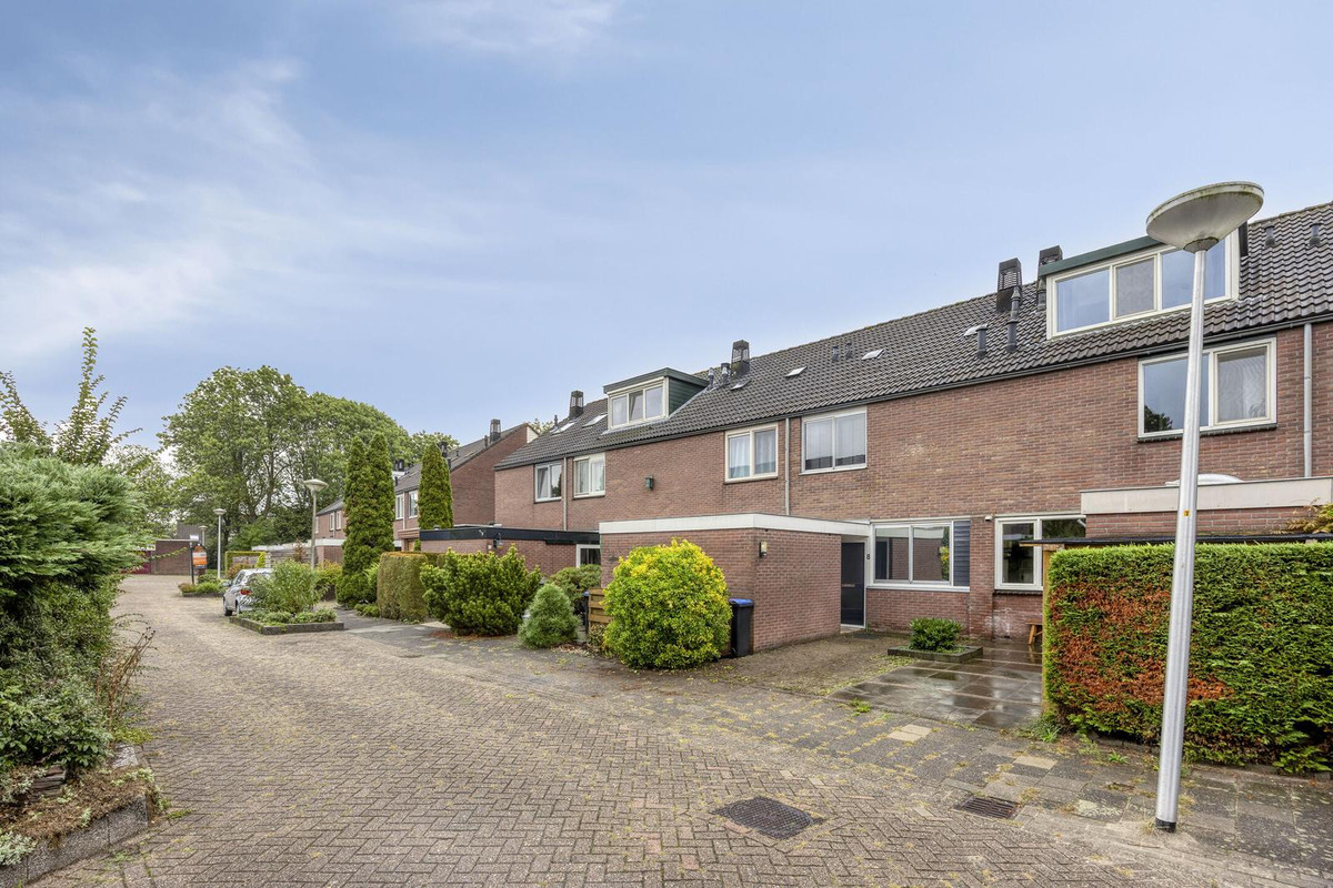 Tussenwoning te koop: De Tas 6, Koudekerk Aan Den Rijn