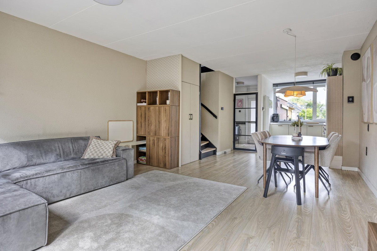 Tussenwoning te koop: De Tas 6, Koudekerk Aan Den Rijn