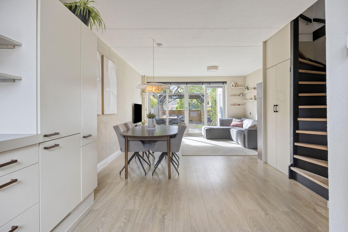 Tussenwoning te koop: De Tas 6, Koudekerk Aan Den Rijn