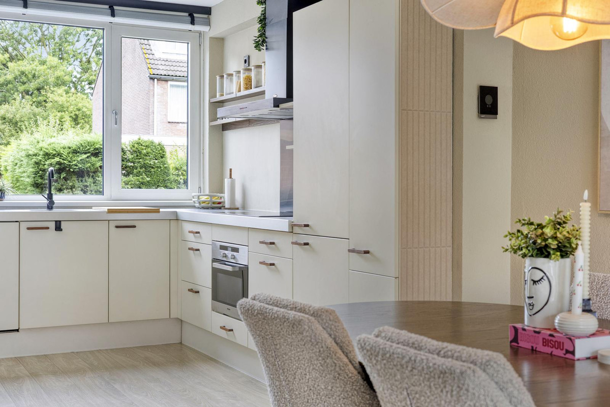 Tussenwoning te koop: De Tas 6, Koudekerk Aan Den Rijn