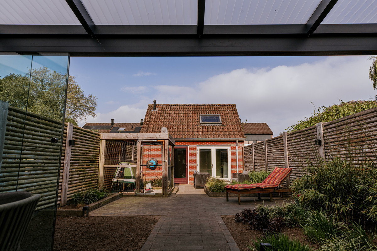 Tussenwoning te koop: Kasteel Hillenraedtstraat 134, Roermond