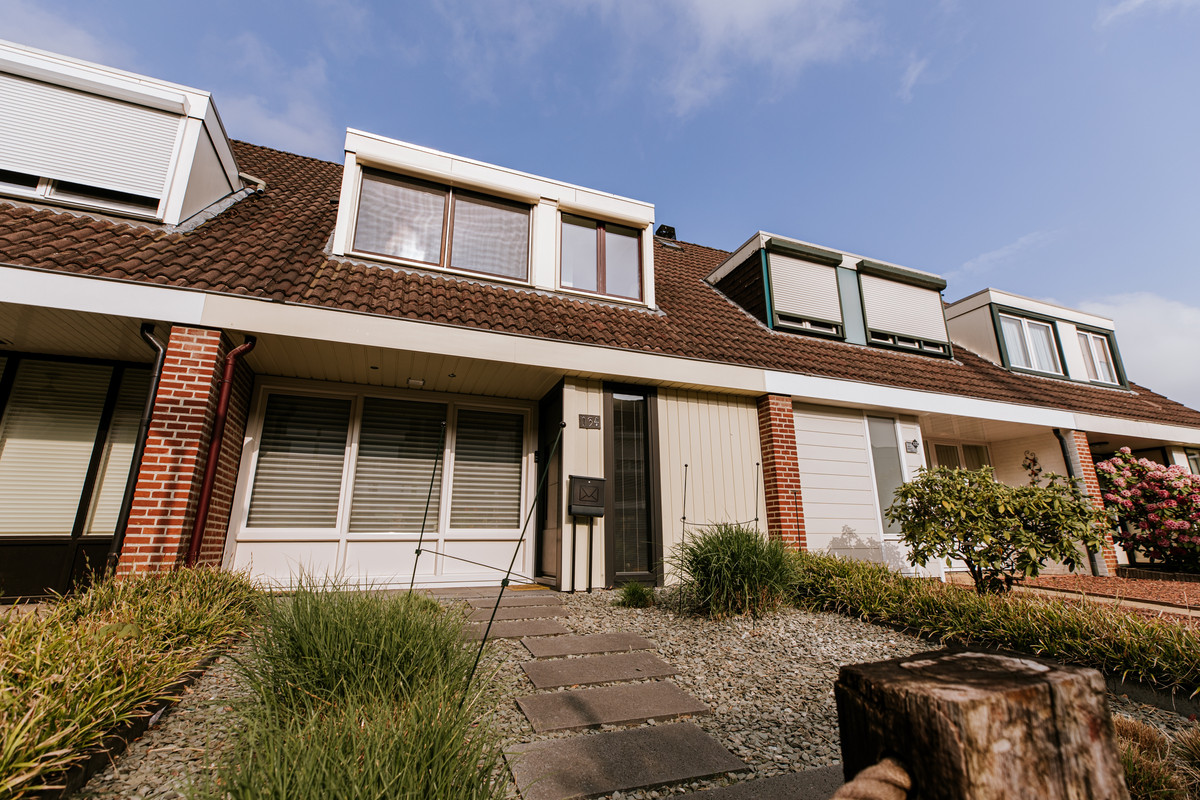 Tussenwoning te koop: Kasteel Hillenraedtstraat 134, Roermond