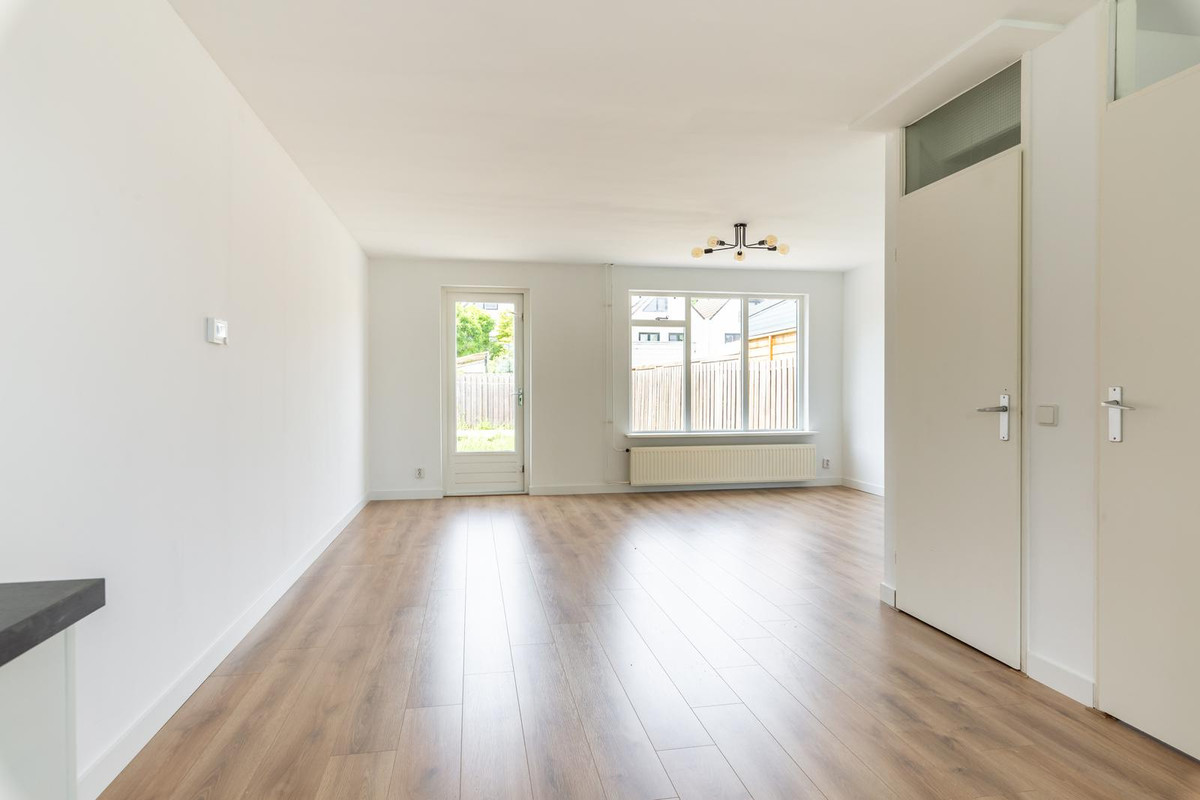 Hoekwoning te koop: B. Merkelbachstraat 1, Almere