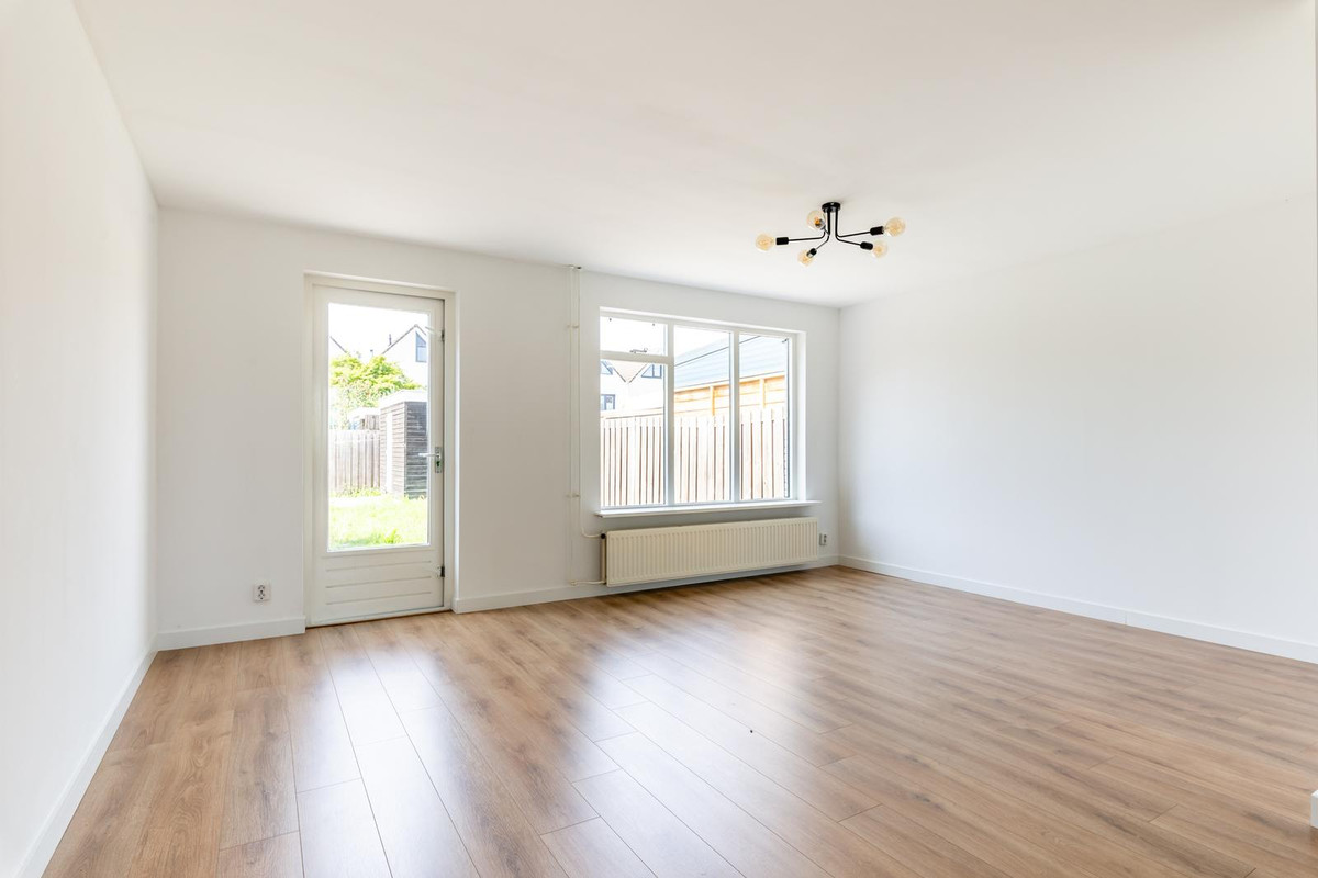 Hoekwoning te koop: B. Merkelbachstraat 1, Almere