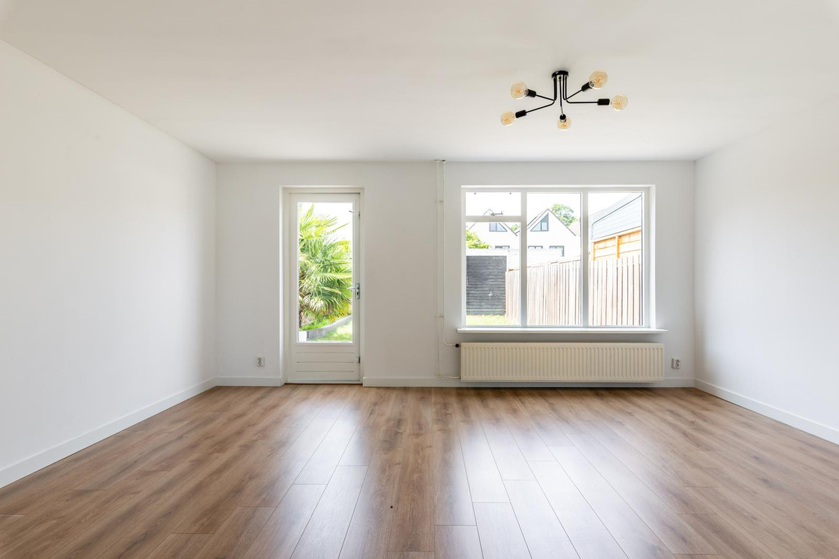 Hoekwoning te koop: B. Merkelbachstraat 1, Almere