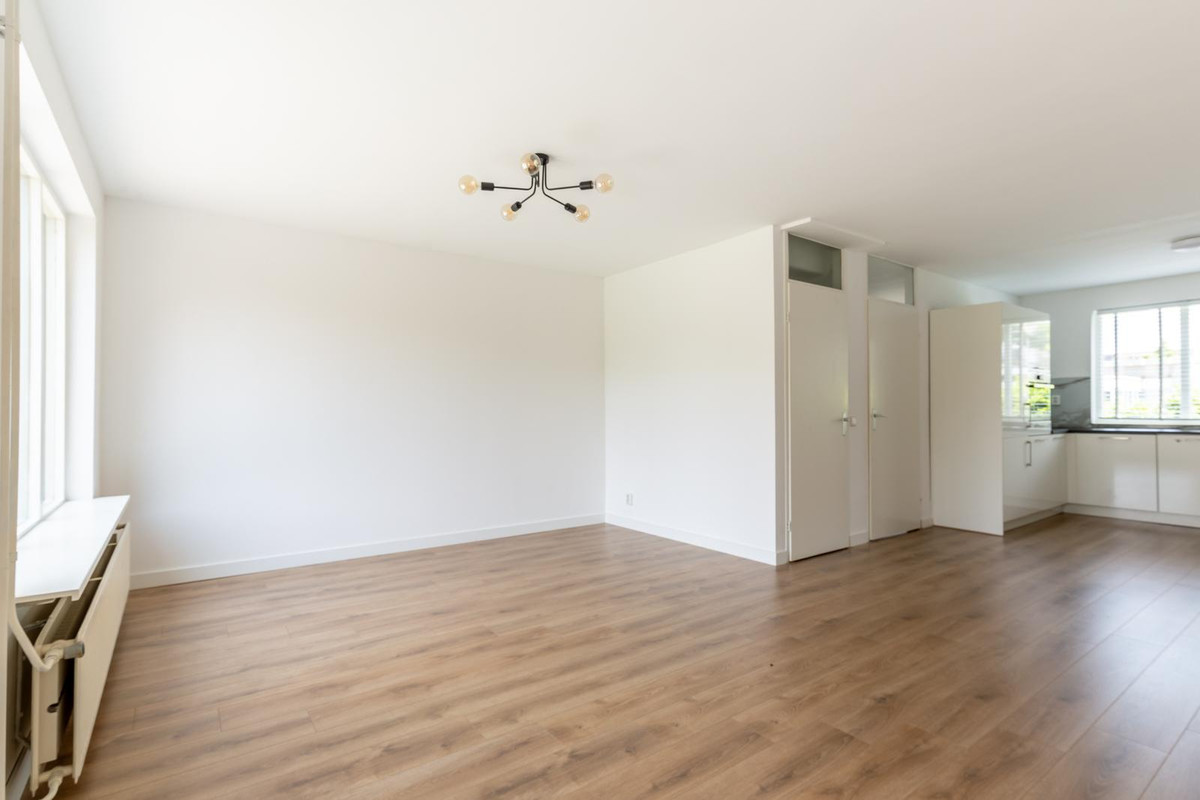 Hoekwoning te koop: B. Merkelbachstraat 1, Almere