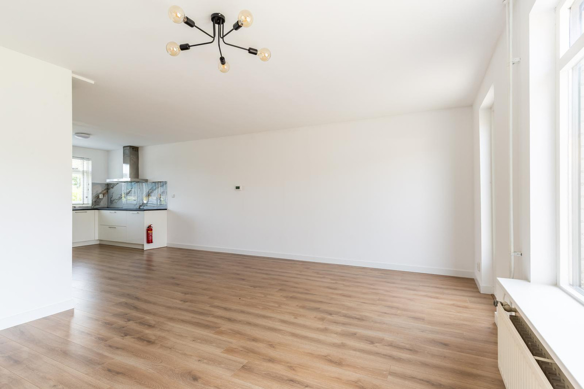 Hoekwoning te koop: B. Merkelbachstraat 1, Almere
