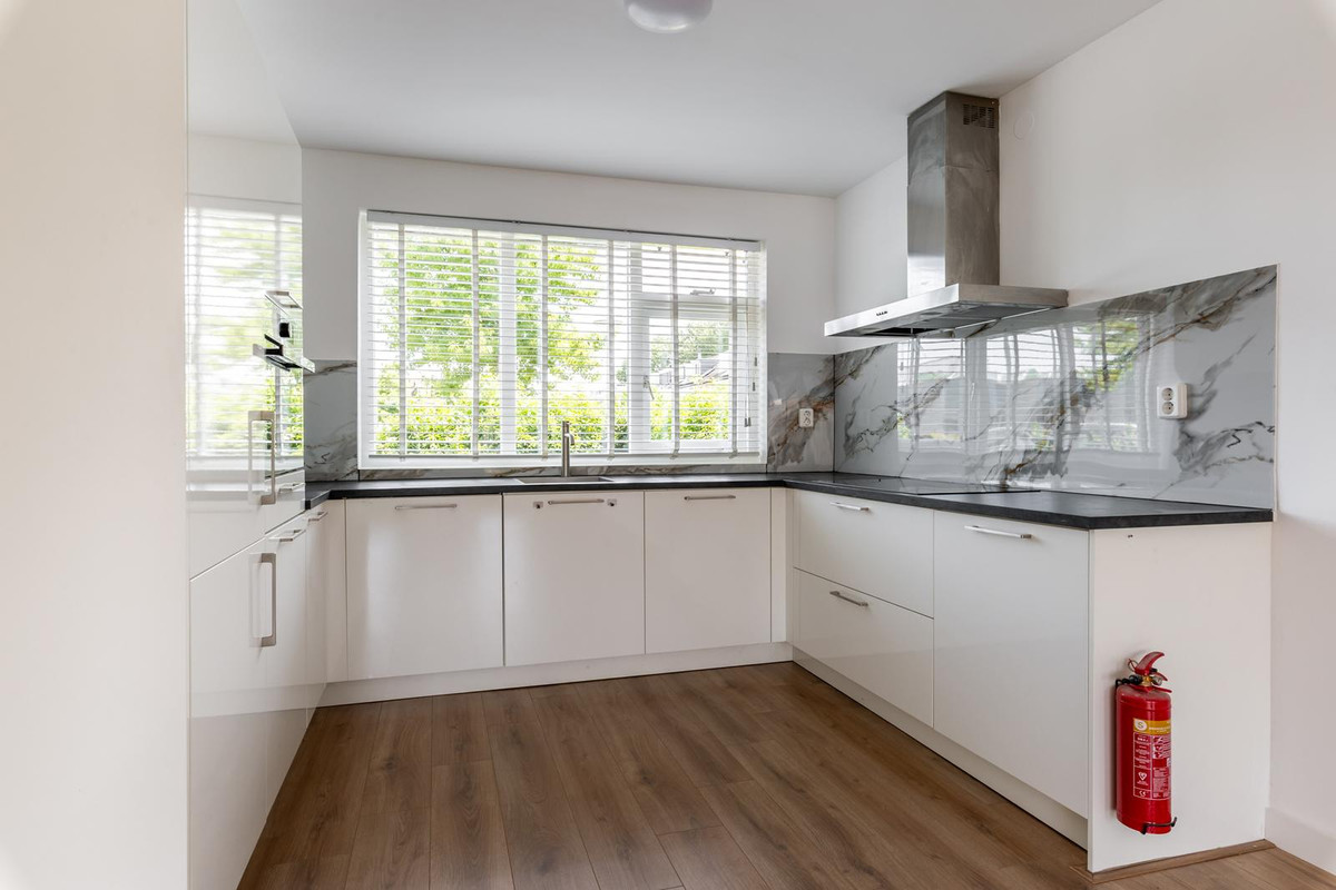 Hoekwoning te koop: B. Merkelbachstraat 1, Almere