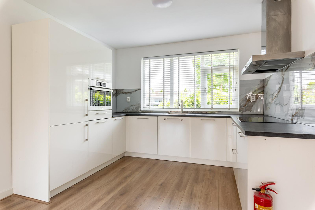 Hoekwoning te koop: B. Merkelbachstraat 1, Almere