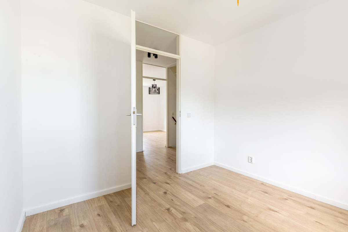 Hoekwoning te koop: B. Merkelbachstraat 1, Almere