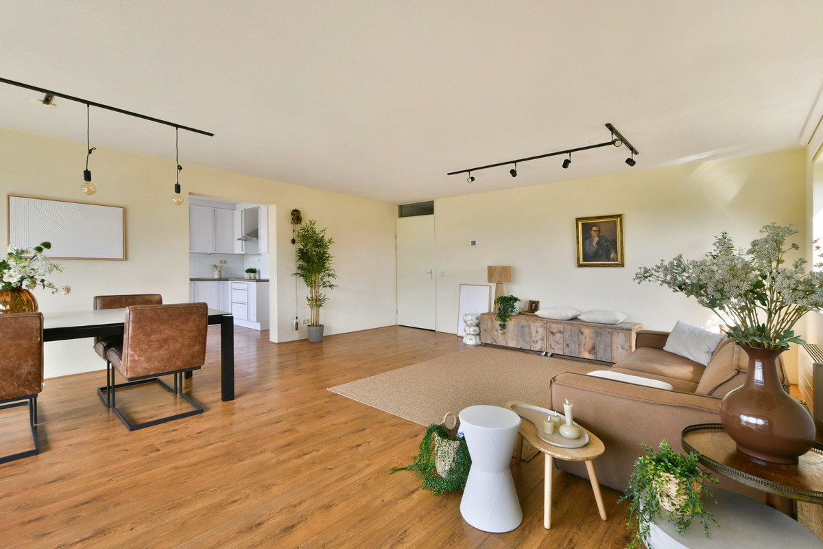 Appartement te koop: Chet Bakerstraat 163, Amsterdam