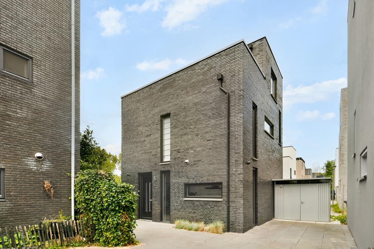 Vrijstaande woning te koop: Iyohof 5, Almere