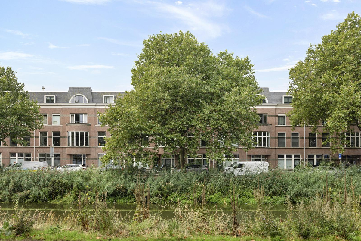 Tussenwoning te koop: Suezkade 22, 'S-Gravenhage