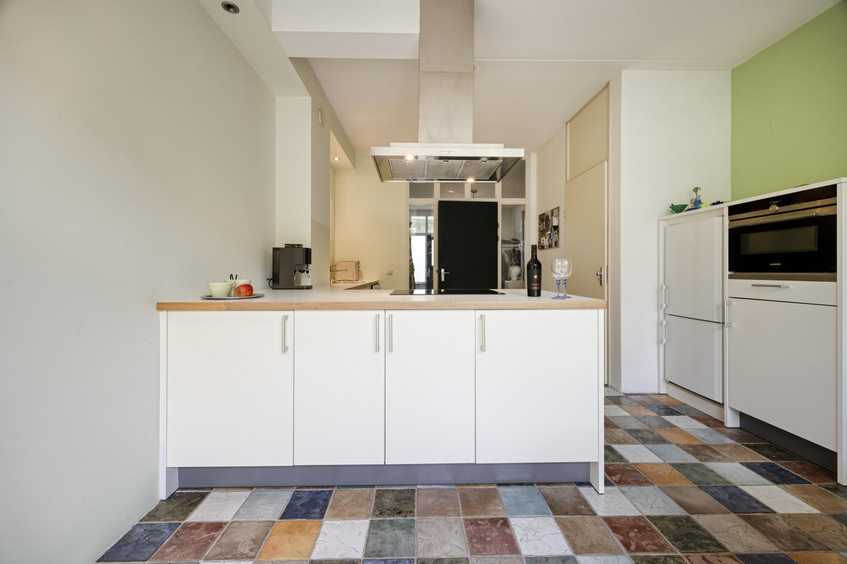 Tussenwoning te koop: Suezkade 22, 'S-Gravenhage
