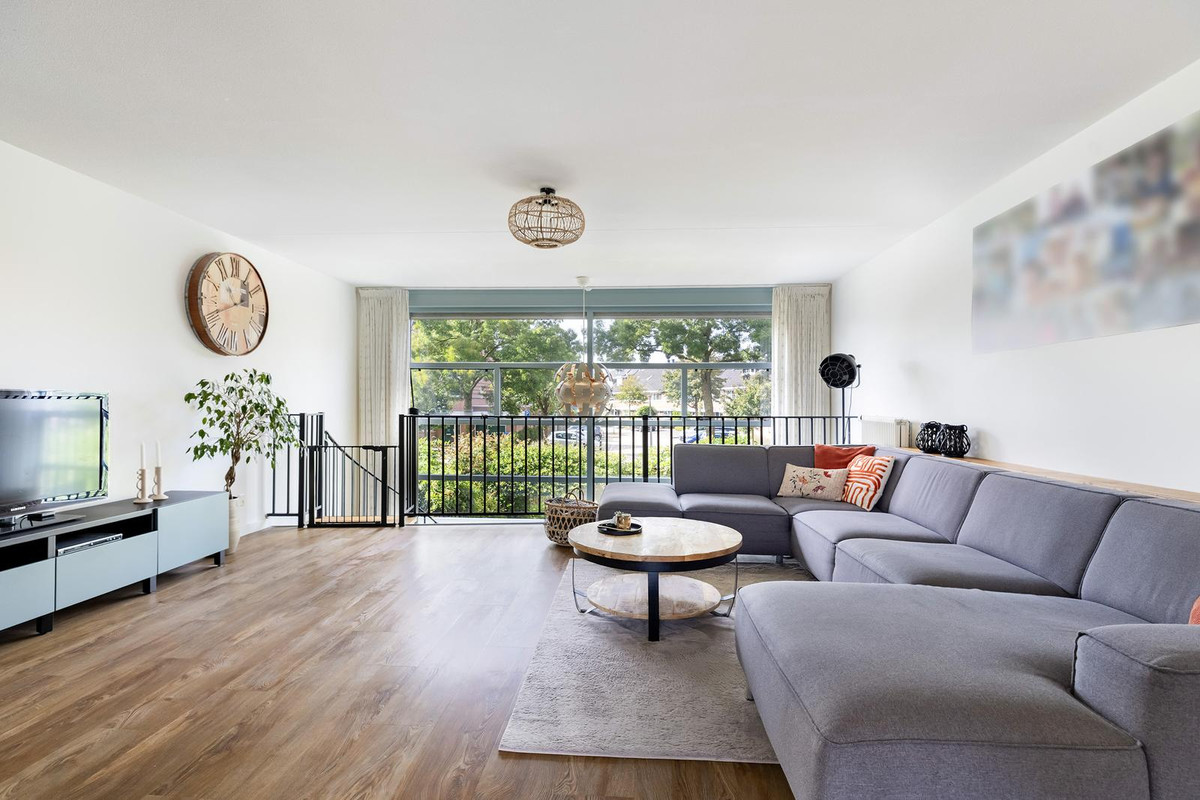 Tussenwoning te koop: Rietvelddreef 56, Barendrecht